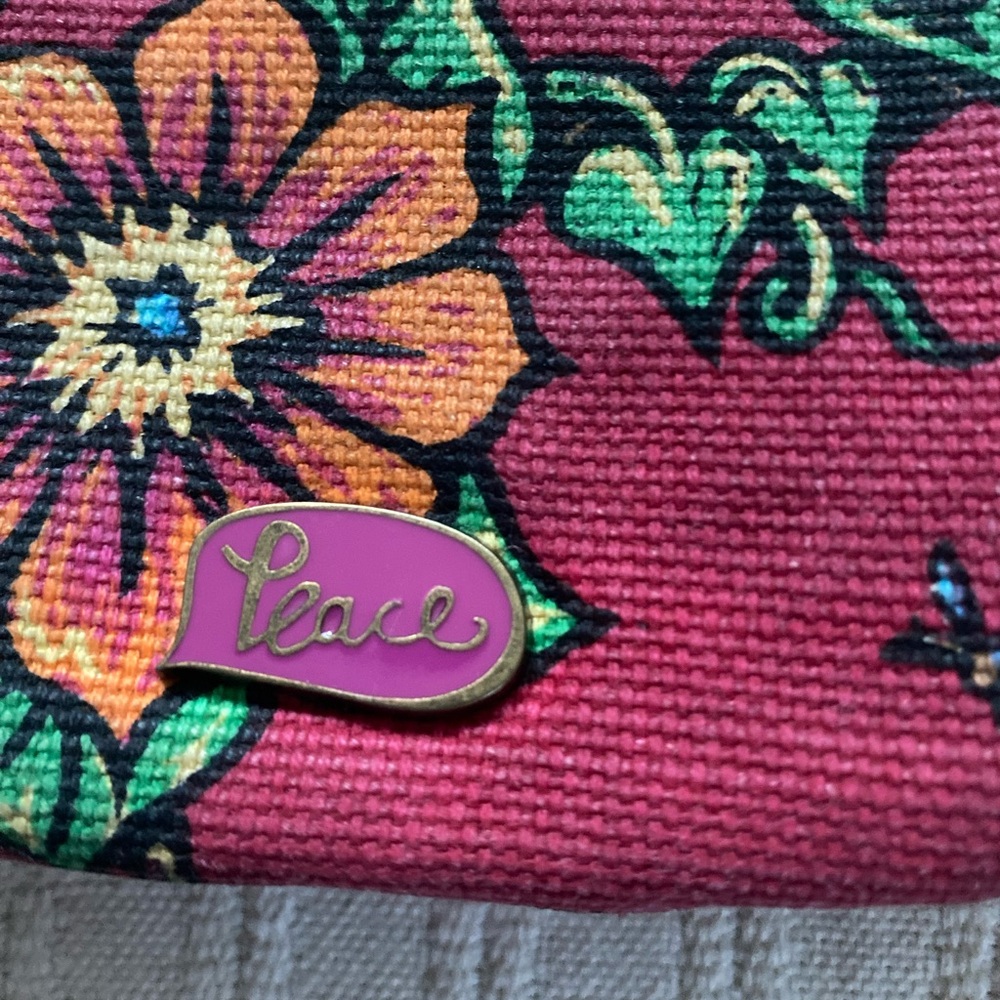 Sakroots red floral canvas purse. - Picture 5 of 12